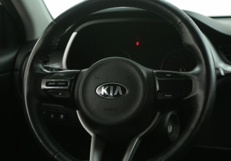 Подержанный автомобиль Kia Rio Sedan 2021 года (25 фото)