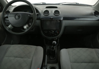 Подержанный автомобиль Chevrolet Lacetti Wagon 2010 года (12 фото)