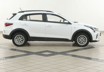 Подержанный автомобиль Kia Rio Hatchback 2021 года (5 фото)