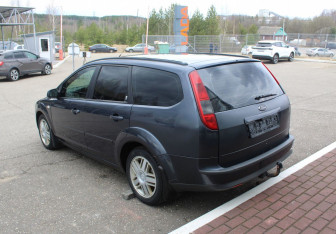 Подержанный автомобиль Ford Focus Wagon 2006 года (5 фото)