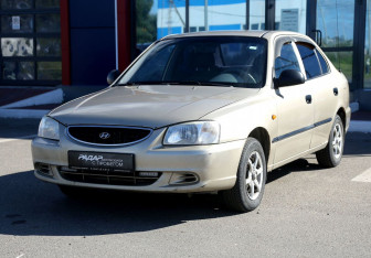 Подержанный автомобиль Hyundai Accent Sedan 2005 года (3 фото)
