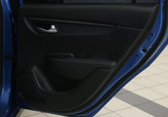 Подержанный автомобиль Kia Rio Hatchback 2018 года (19 фото)