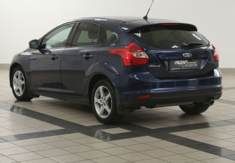 Подержанный автомобиль Ford Focus Hatchback 2012 года (2 фото)
