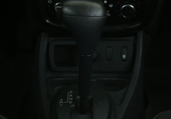 Подержанный автомобиль Nissan Terrano 2015 года (13 фото)