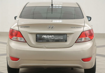 Подержанный автомобиль Hyundai Solaris Sedan 2012 года (3 фото)