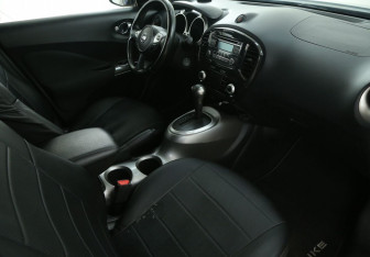Подержанный автомобиль Nissan Juke 2012 года (9 фото)
