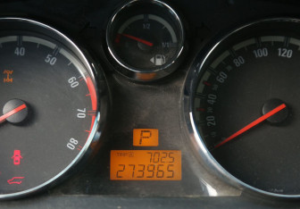 Подержанный автомобиль Opel Antara 2008 года (18 фото)