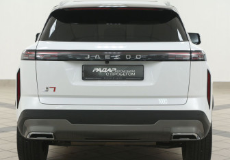 Подержанный автомобиль Jaecoo J7 2023 года (3 фото)