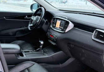 Подержанный автомобиль Kia Sorento 2019 года (9 фото)