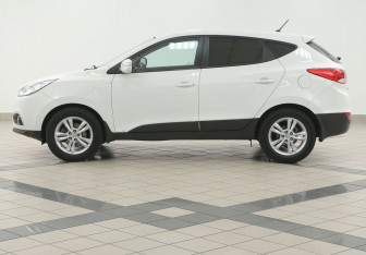 Подержанный автомобиль Hyundai ix35 2013 года (7 фото)
