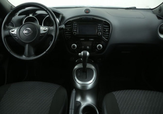 Подержанный автомобиль Nissan Juke 2018 года (12 фото)