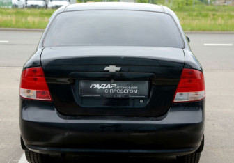 Подержанный автомобиль Chevrolet Aveo Sedan 2004 года (5 фото)