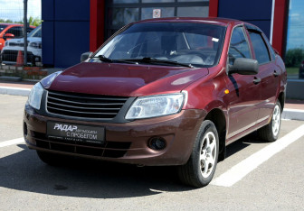 Подержанный автомобиль LADA (ВАЗ) Granta Sedan 2013 года (3 фото)