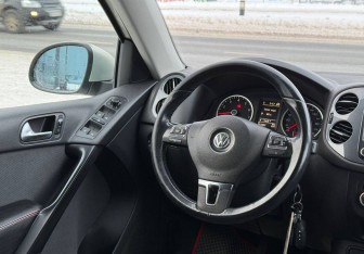 Подержанный автомобиль Volkswagen Tiguan 2013 года (11 фото)