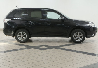 Подержанный автомобиль Mitsubishi Outlander 2012 года (5 фото)