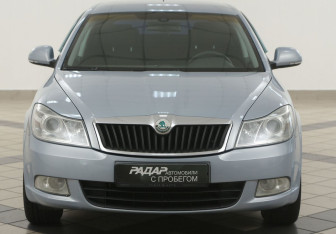 Подержанный автомобиль Skoda Octavia Liftback 2010 года (6 фото)