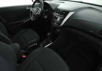 Подержанный автомобиль Hyundai Solaris Sedan 2014 года (9 фото)