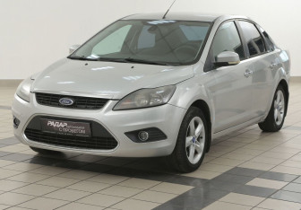 Подержанный автомобиль Ford Focus Sedan 2010 года (8 фото)