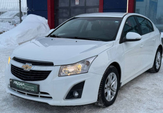 Подержанный автомобиль Chevrolet Cruze Hatchback 2014 года (3 фото)