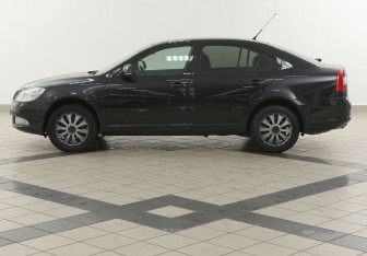Подержанный автомобиль Skoda Octavia Liftback 2010 года (7 фото)