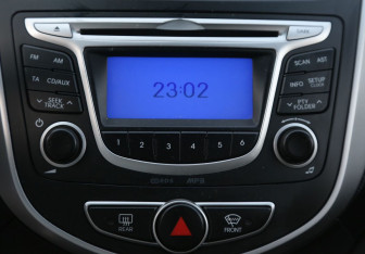 Подержанный автомобиль Hyundai Solaris Hatchback 2013 года (15 фото)