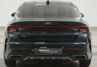 Подержанный автомобиль Kia K5 2020 года (3 фото)