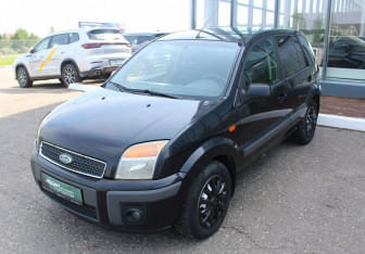 Подержанный автомобиль Ford Fusion 2006 года (3 фото)