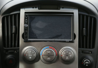 Подержанный автомобиль Hyundai H-1 2008 года (13 фото)