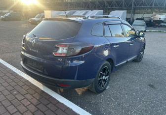 Подержанный автомобиль Renault Megane Wagon 2010 года (6 фото)