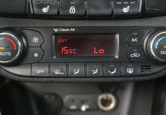 Подержанный автомобиль Kia Ceed Hatchback 2014 года (19 фото)