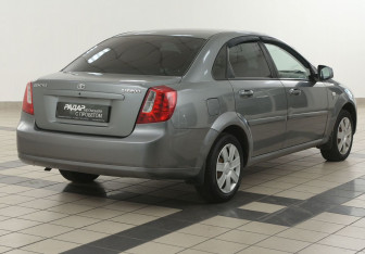 Подержанный автомобиль Daewoo Gentra Sedan 2013 года (4 фото)