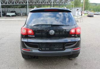 Подержанный автомобиль Volkswagen Tiguan 2008 года (6 фото)