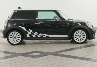 Подержанный автомобиль MINI Hatch 2011 года (5 фото)
