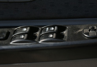 Подержанный автомобиль Kia Rio Wagon 2005 года (17 фото)