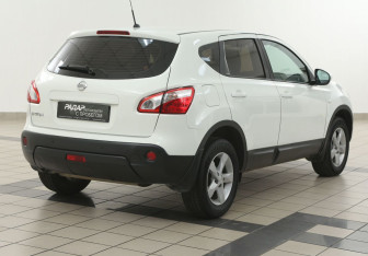 Подержанный автомобиль Nissan Qashqai 2012 года (4 фото)