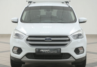 Подержанный автомобиль Ford Kuga 2017 года (6 фото)