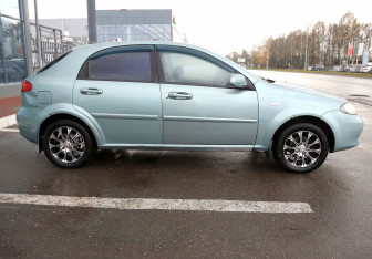 Подержанный автомобиль Chevrolet Lacetti Hatchback 2007 года (7 фото)