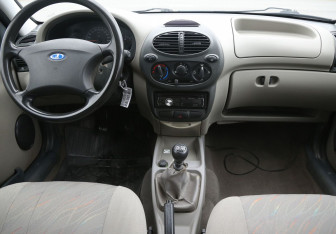 Подержанный автомобиль LADA (ВАЗ) Kalina Wagon 2010 года (12 фото)