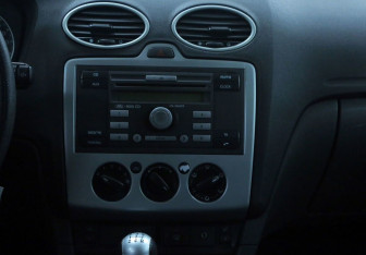 Подержанный автомобиль Ford Focus Hatchback 2007 года (9 фото)