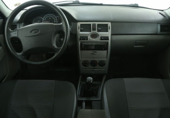 Подержанный автомобиль LADA (ВАЗ) Priora Wagon 2010 года (12 фото)