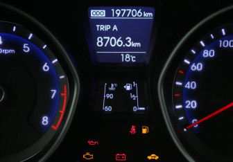 Подержанный автомобиль Hyundai i30 Hatchback 2013 года (17 фото)