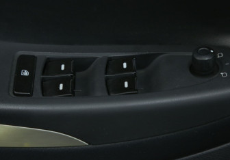 Подержанный автомобиль Geely Emgrand X7 2014 года (17 фото)