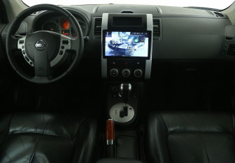 Подержанный автомобиль Nissan X-Trail 2008 года (12 фото)