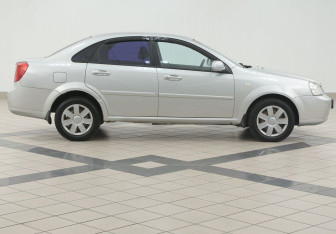 Подержанный автомобиль Chevrolet Lacetti Sedan 2008 года (5 фото)