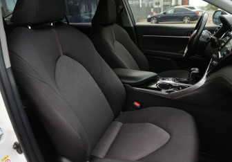 Подержанный автомобиль Toyota Camry Sedan 2018 года (10 фото)