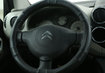 Подержанный автомобиль Citroen Berlingo 2013 года (16 фото)