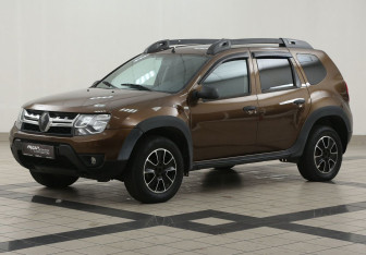 Подержанный автомобиль Renault Duster 2015 года (8 фото)