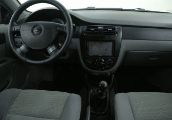 Подержанный автомобиль Chevrolet Lacetti Sedan 2011 года (12 фото)