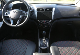 Подержанный автомобиль Hyundai Solaris Sedan 2012 года (12 фото)