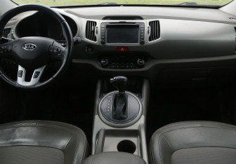 Подержанный автомобиль Kia Sportage 2010 года (12 фото)